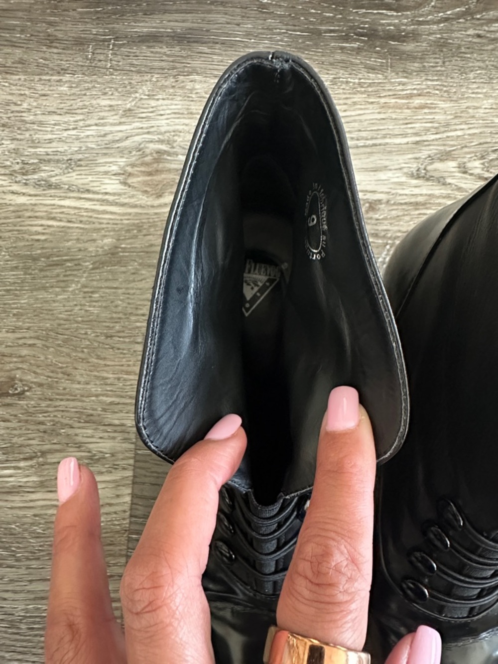 Rare John Fluevog Size 9 Pointed Lace-Up Black Patent Ankle Boots - - Picture 3 of 17